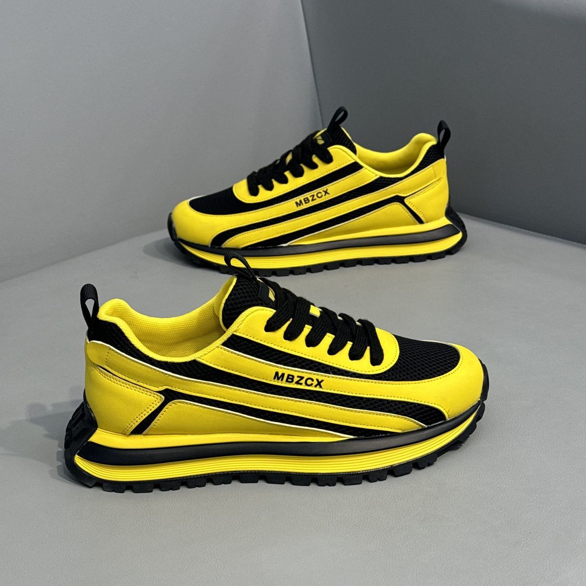 Badminton Shoes - Men's Mesh Breathable Sport Running Shoes
